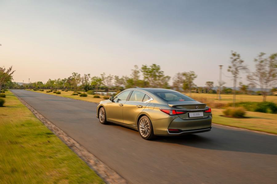  Lexus ES300h 2018 года  (ZA) (фото 11 из 45)